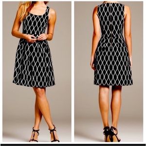 Banana Republic Rope Print Dress in Black & White size 6